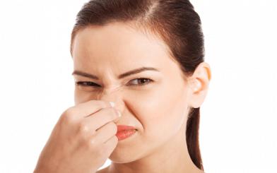 Khí hư có mùi hôi thối: Nguyên nhân và cách điều trị