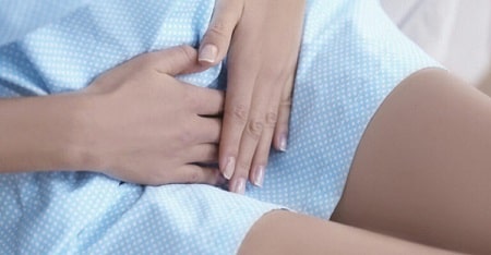 Những nguy cơ tiềm ẩn khi rỉ ối và ra khí hư khi mang thai